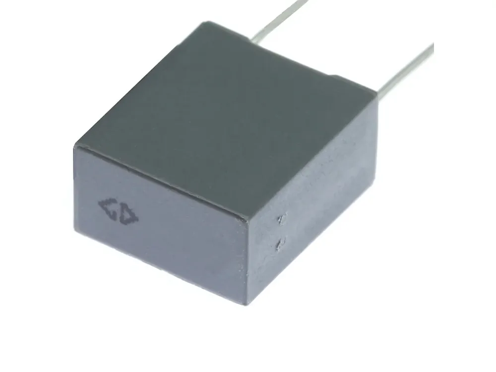 Fóliový kondenzátor 680nF/63V DC ±10.5x9x4mm RM 7.5mm - Rychlé dodání