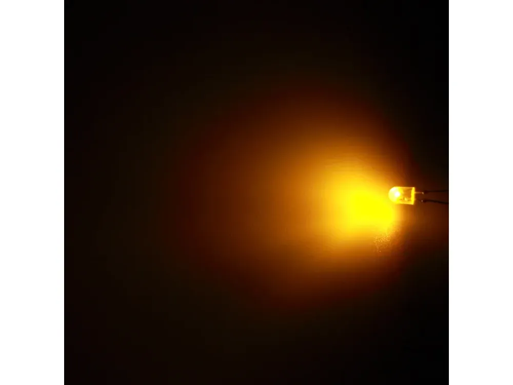 Hebei 7511MY8D-SB LED 5,2x3,8mm žlutá - Rychlá expedice