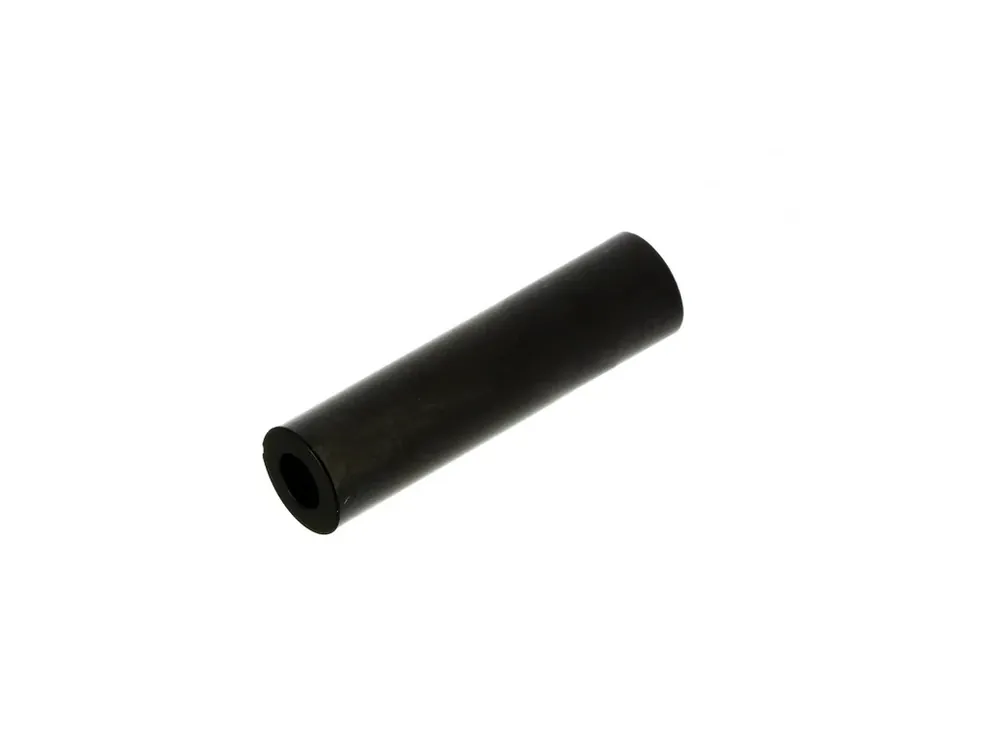 Rychlé doručení | Distanční sloupek průměr díry 3.6mm, délka 18mm - černý, polystyrol (do 70°C)