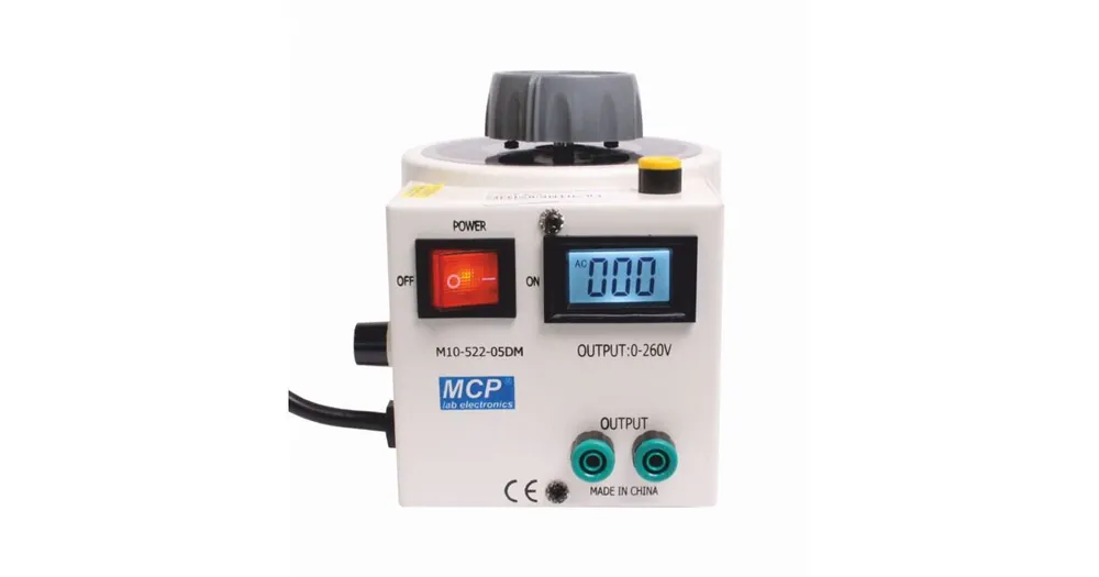 Bestseller - Autotransformátor MCP M10-522LCD-05, 500VA (2A), rozsah 0-250V