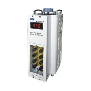 Akční nabídka - Autotransformátor MCP M10-3522LCD-06, 6000VA (3x8A), rozsah 0-450V