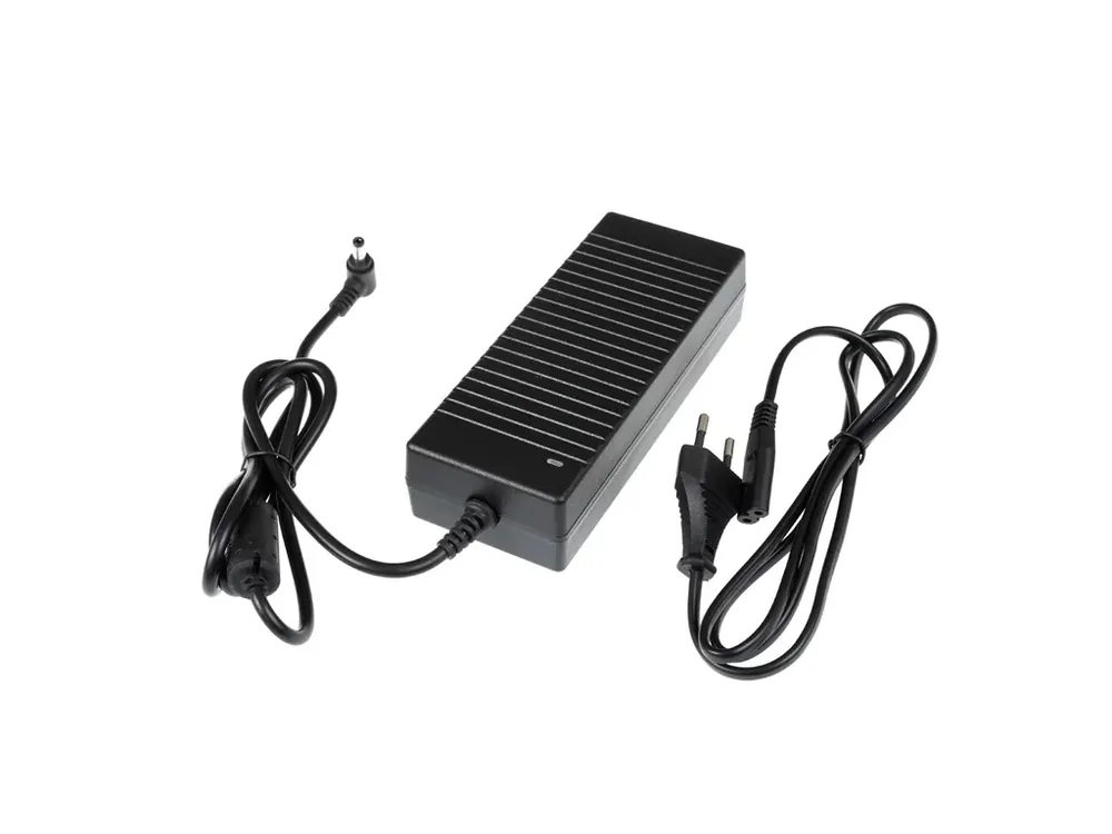 Nyní k dispozici - LED zdroj 12V 120W zásuvkový