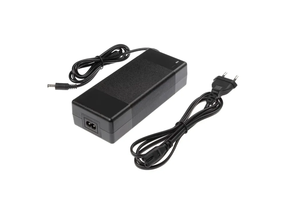 LED zdroj 24V 192W zásuvkový | Neváhejte